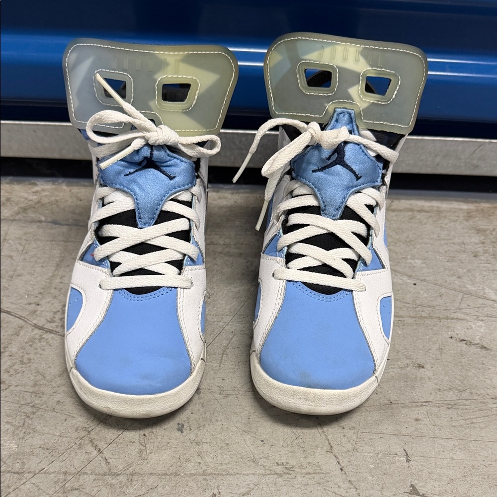 Jordan 6 Retro “ UNC “ Kids Sneakers Blue and White 3y